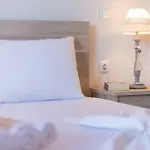 Κάμπινγκ Sevastiani's *
